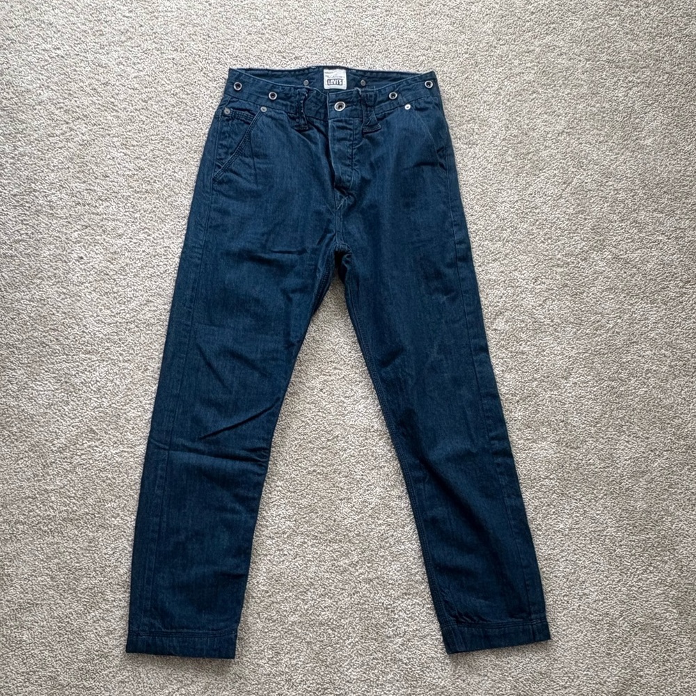 Levi’s straight leg blue jeans size 33x34